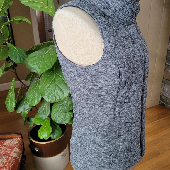 The North  Face  Pseudio  Vest - Picture 6 of 16